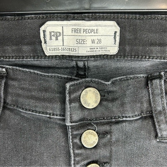 Free People Reagan button fly raw hem cropped skinny mid rise jeans size 28 - Picture 8 of 8